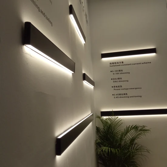 Lumière linéaire LED à émission haut et bas fixée au mur